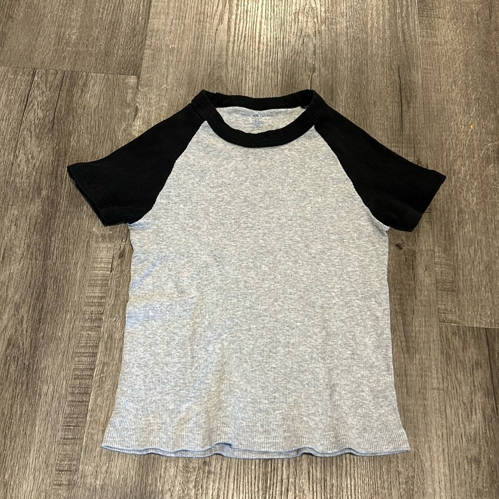 Brandy Melville short sleeve tshirt